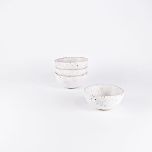 Nakrapiana miseczka ceramiczna z kolekcji bryza