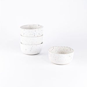 Nakrapiana miseczka ceramiczna z kolekcji bryza