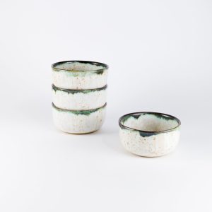 Nakrapiana miseczka ceramiczna z kolekcji oaza