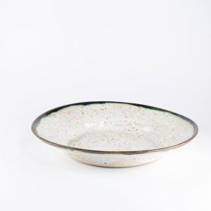 Nakrapiana patera ceramiczna z kolekcji oaza
